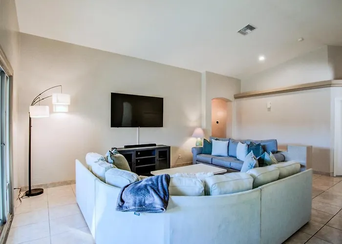 Getaway - Walking Distance To Stadium Holiday home Glendale