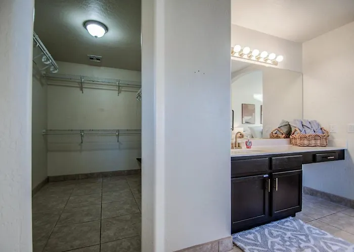 Getaway - Walking Distance To Stadium *