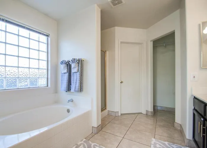 Holiday home Getaway - Walking Distance To Stadium