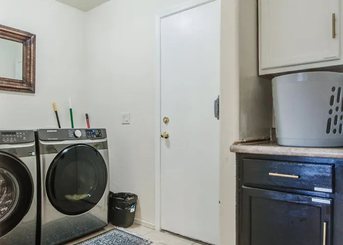 Holiday home Getaway - Walking Distance To Stadium
